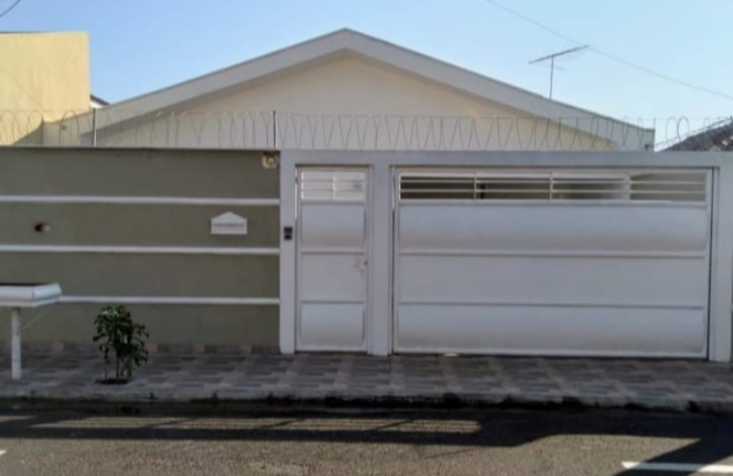 Casa com 3 Quartos à Venda,  em Somenzari - Marília