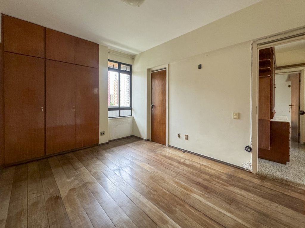 Imagem Apartamento com 4 Quartos à Venda, 215 m²em Meireles - Fortaleza