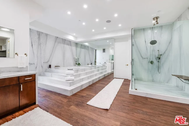 Foto do imóvel: Casa de Condomínio com 5 Quartos à Venda, 796 m²em Alphaville Residencial Um - Barueri