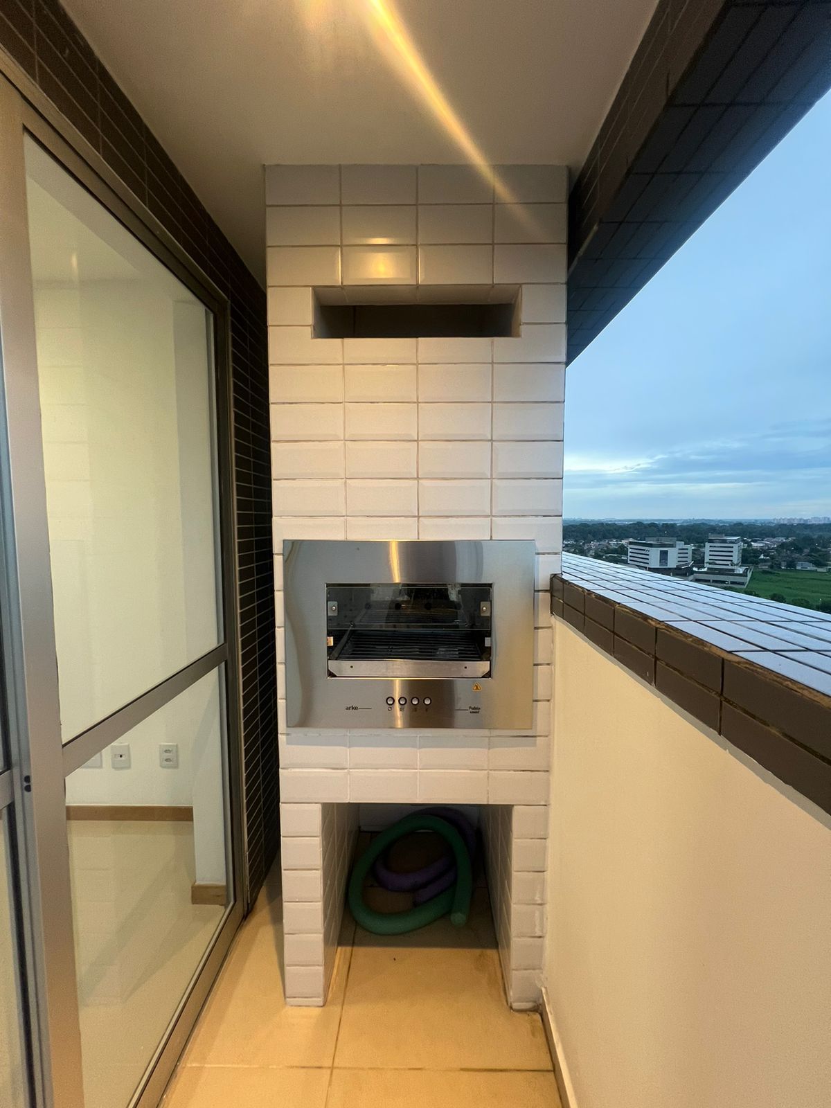 Imagem Cobertura com 3 Quartos à Venda ou Locação, 133 m²em Val-de-Cães - Belém