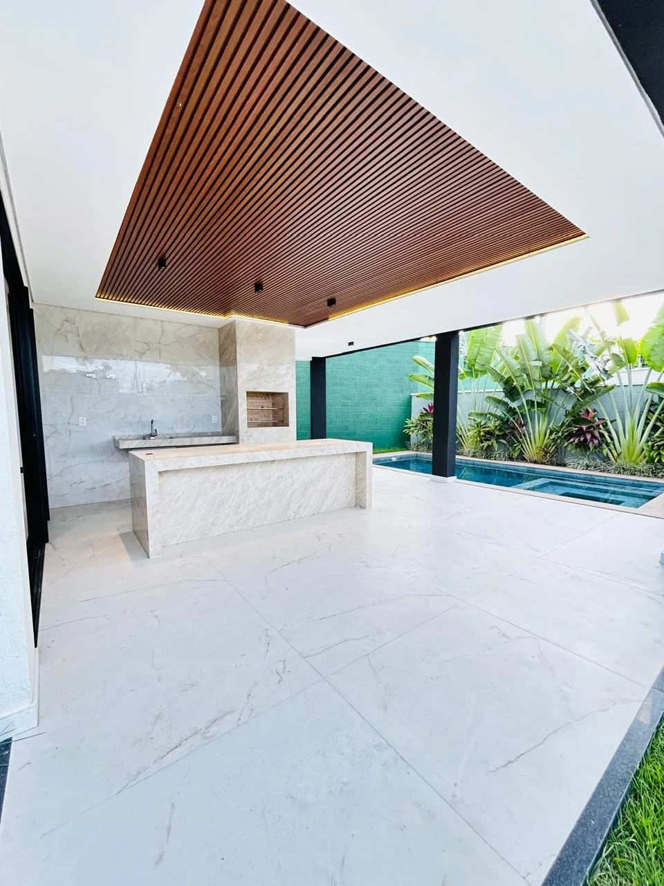 Foto do imóvel: Casa de Condomínio com 4 Quartos à Venda, 400 m² em Centro - Eusébio