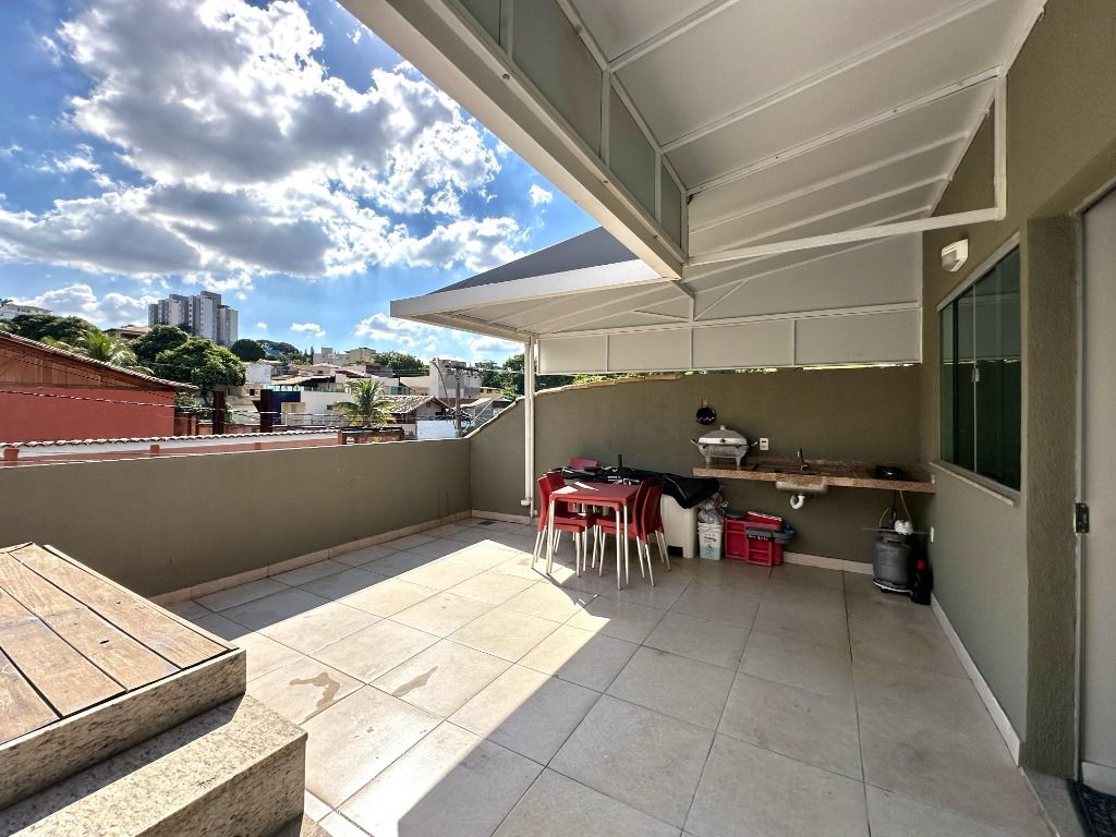 Imagem Casa com 3 Quartos à Venda, 122 m² em Planalto - Belo Horizonte