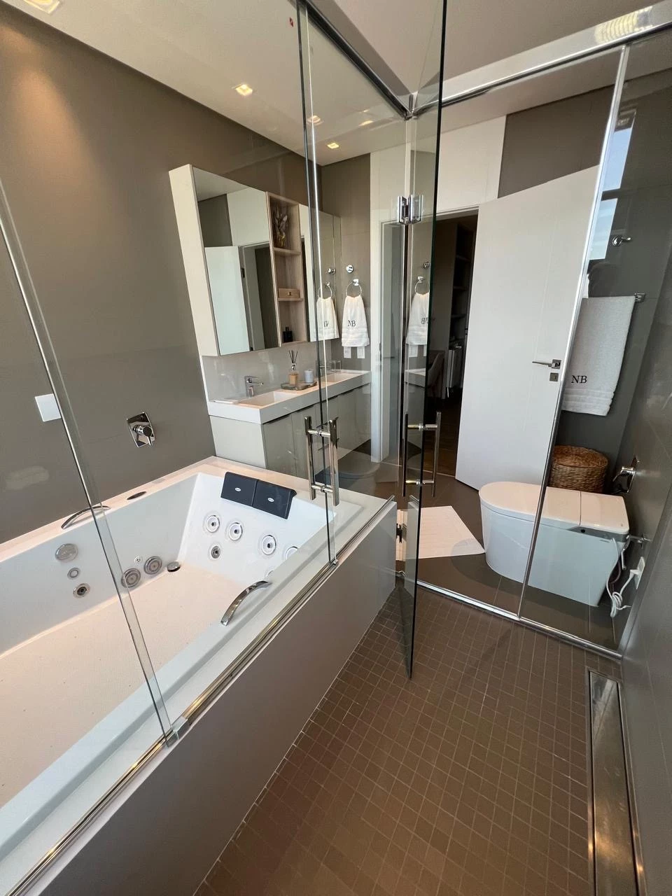Imagem Apartamento com 4 Quartos à Venda, 265 m² em Centro - Balneário Camboriú