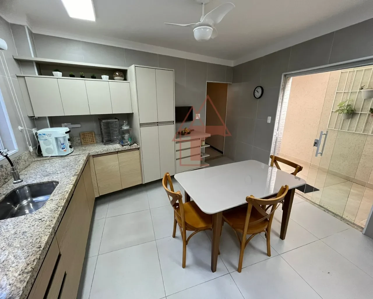 Imagem Sobrado com 3 Quartos à Venda, 156 m² em Aparecida - Santos