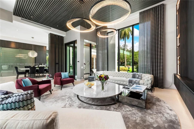 Foto do imóvel: Casa com 5 Quartos à Venda, 387 m²em Alphaville Residencial Um - Barueri