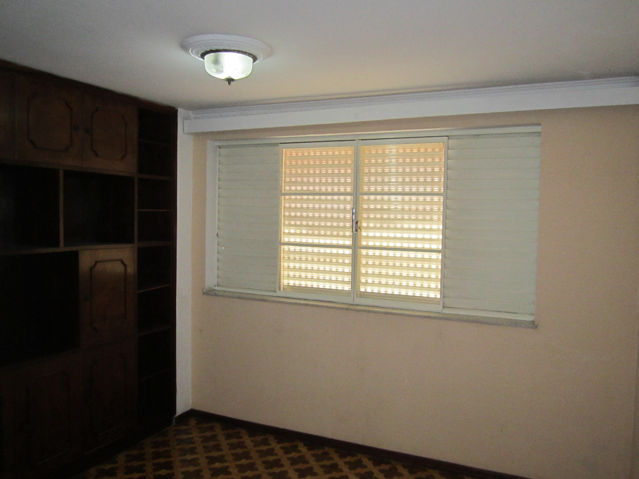 Imagem Casa com 6 Quartos para Alugar, 320 m²em Vila Augusta - Sorocaba