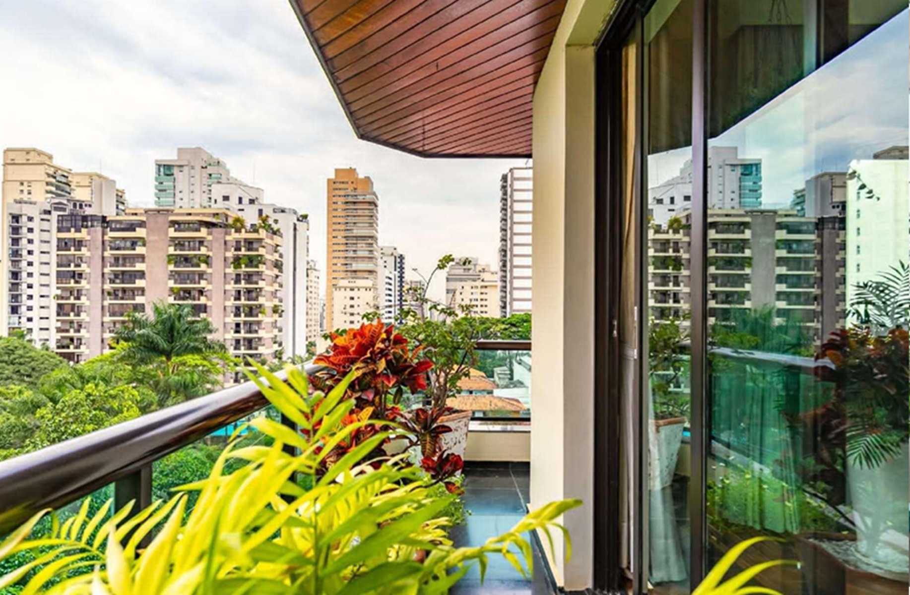 Imagem Apartamento com 4 Quartos à Venda, 242 m² em Indianópolis - São Paulo