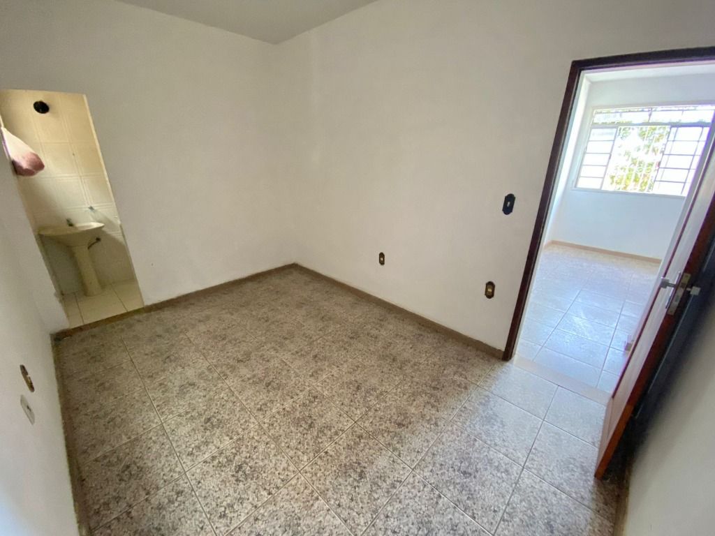 Foto do imóvel: Casa com 2 Quartos à Venda, 110 m² em Planalto - Belo Horizonte