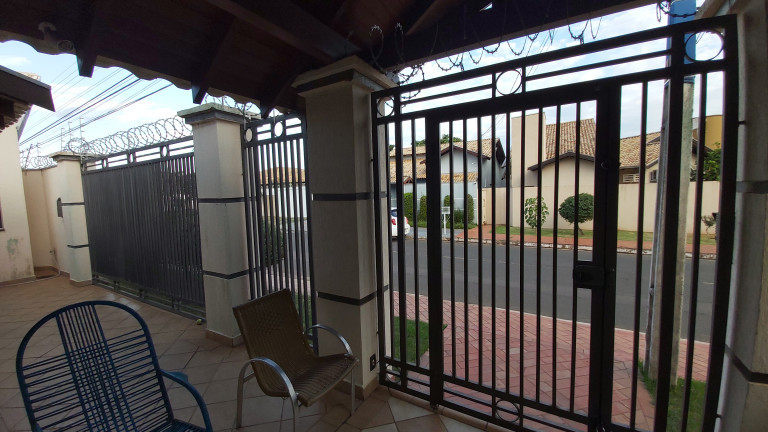 Imagem Casa com 2 Quartos à Venda, 252 metros em Vila Carlota - Campo Grande
