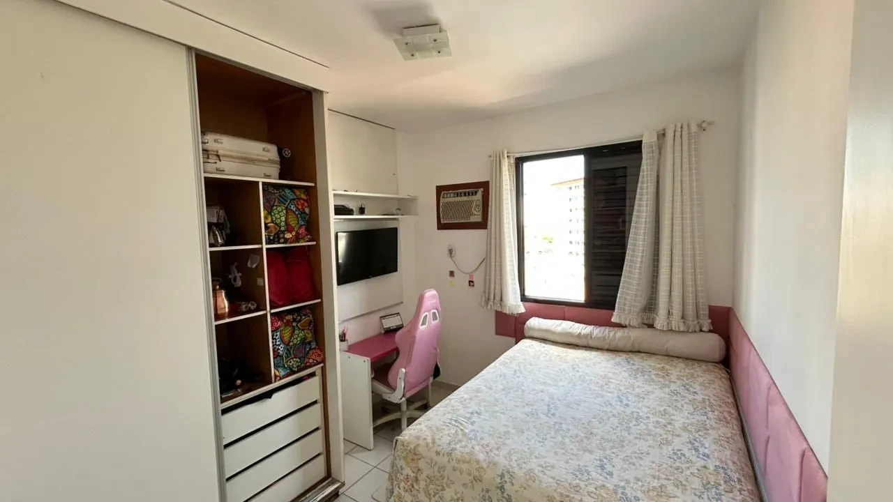 Imagem Apartamento com 2 Quartos à Venda, 82 metros em Embaré - Santos