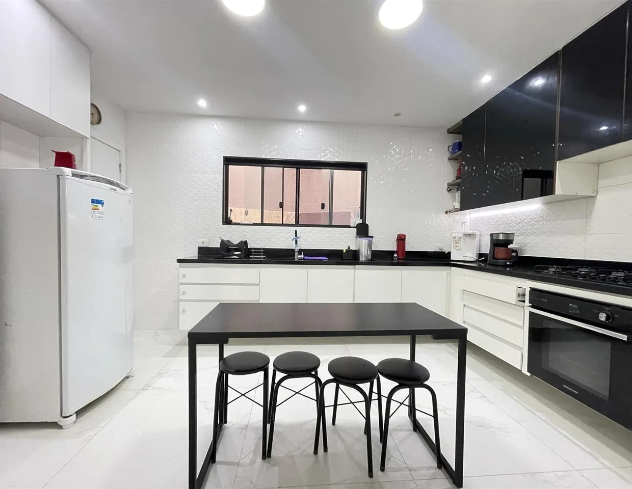 Foto do imóvel: Casa de Condomínio com 4 Quartos à Venda, 392 m² em Recreio dos Bandeirantes - Rio de Janeiro