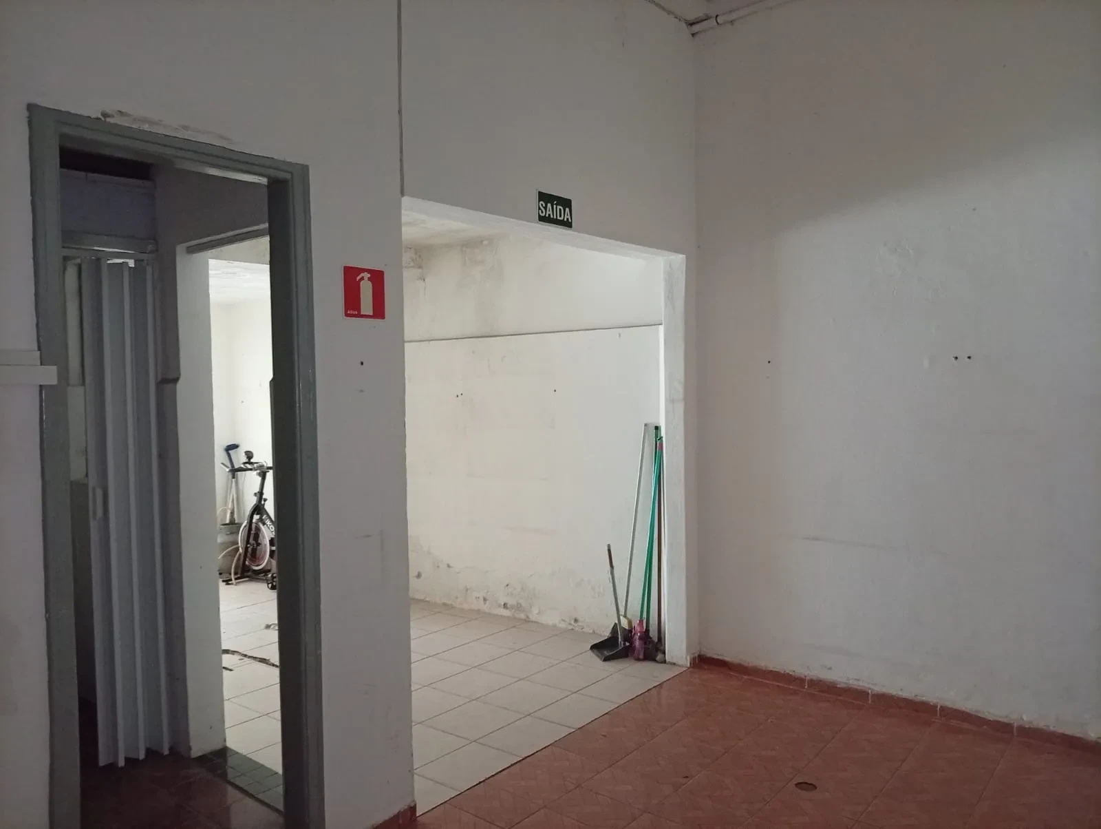 Foto do imóvel: Galpão para Alugar, 250 m² em Vila Mathias - Santos