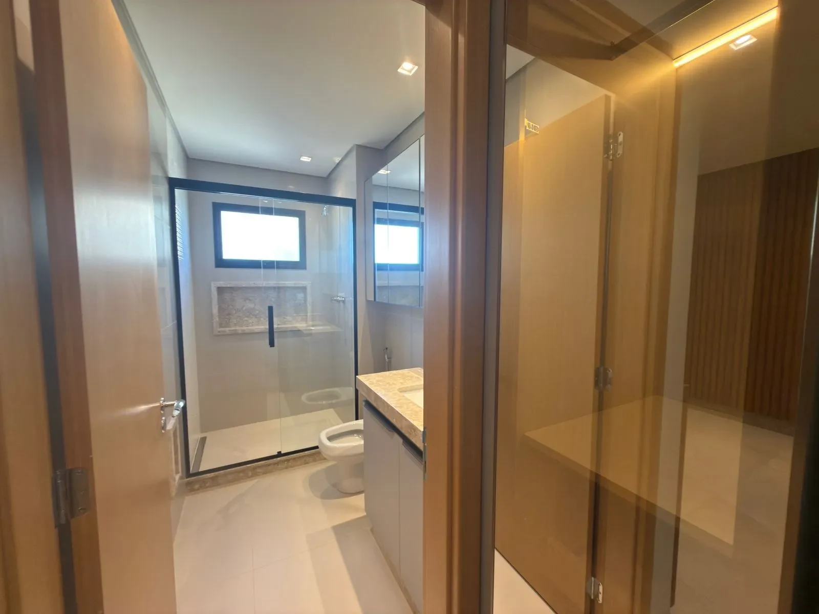 Imagem Apartamento com 4 Quartos para Alugar, 257 m² em Jardim Sumaré - Araçatuba