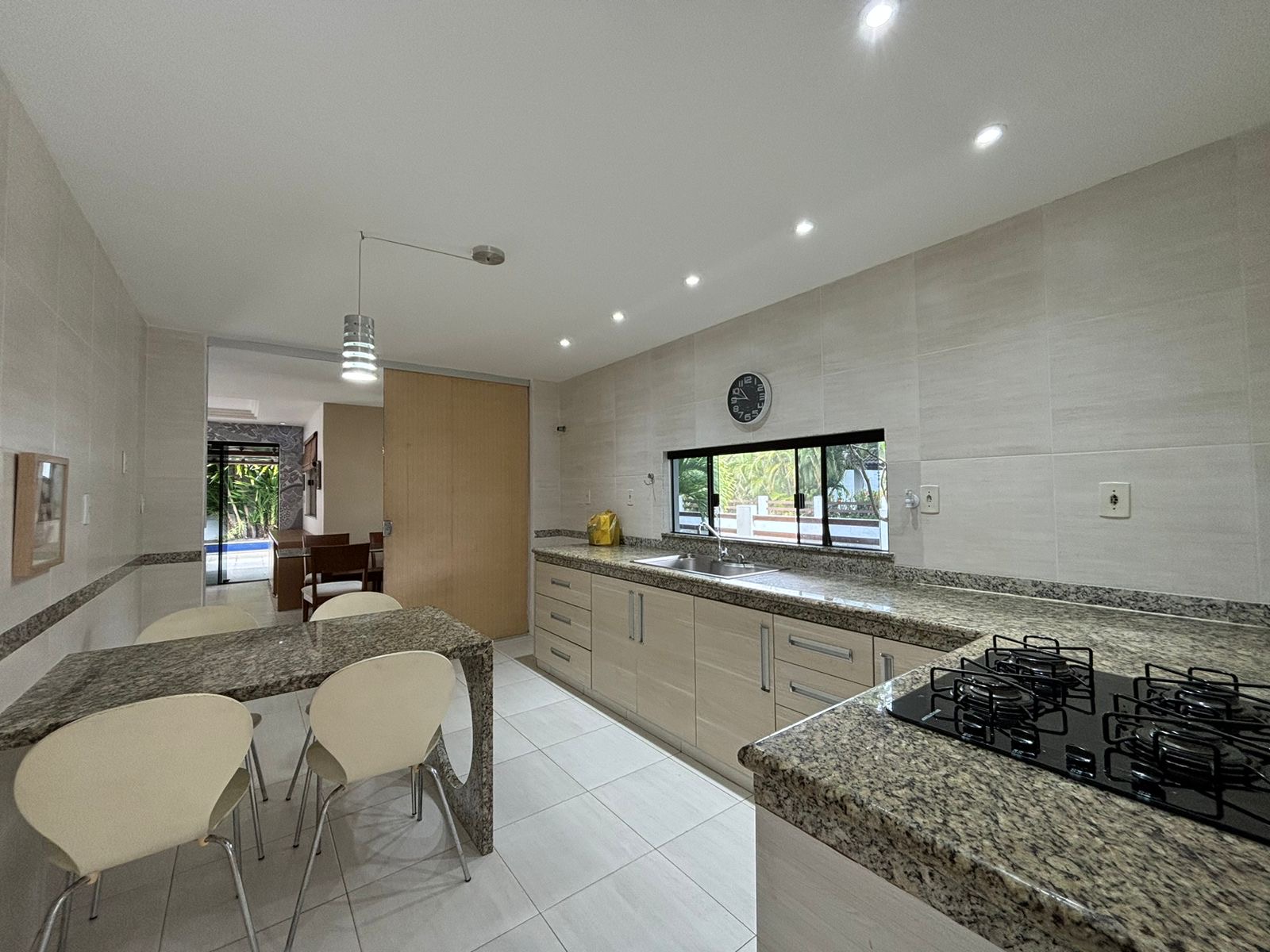 Imagem Casa com 3 Quartos para Alugar, 170 m²em Buraquinho - Lauro de Freitas