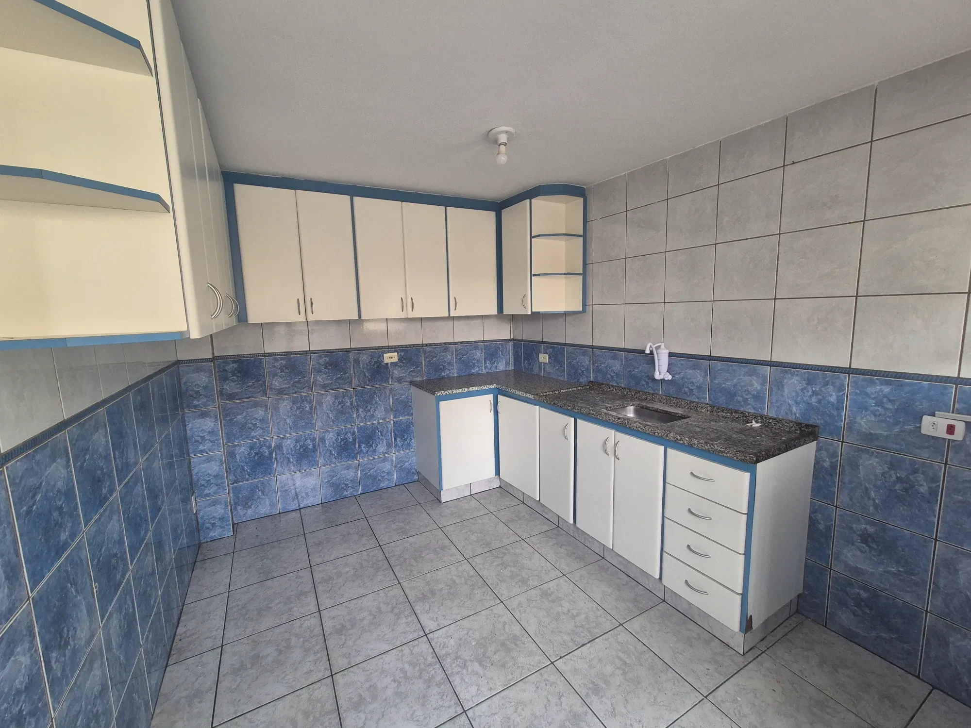 Imagem Casa com 2 Quartos para Alugar, 100 m² em Parque Pinheiros - Taboão da Serra