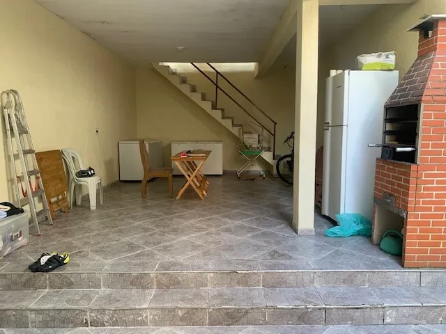 Imagem Casa com 4 Quartos à Venda, 178 m² em Vila Elze - São Paulo