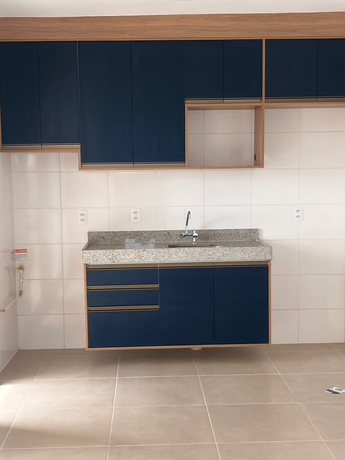 Imagem Apartamento com 2 Quartos para Alugar, 60 m²em Buraquinho - Lauro de Freitas