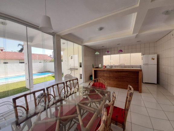 Imagem Casa com 5 Quartos à Venda ou Temporada, 200 m² em Posto 4 (Capão Novo) - Capão da Canoa