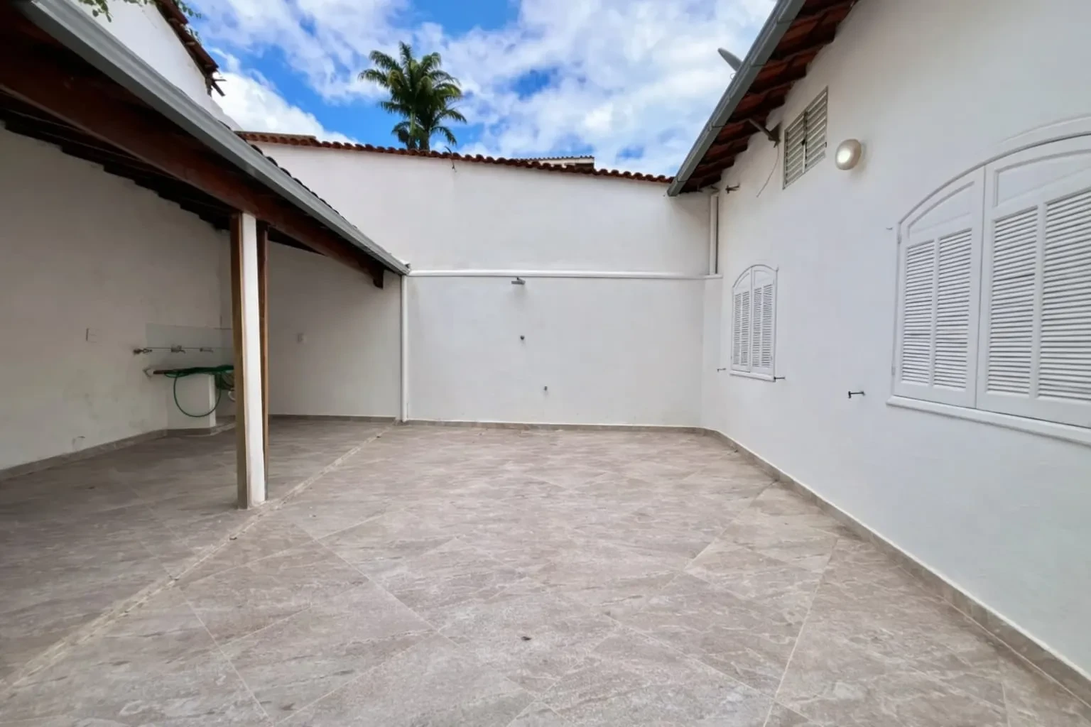 Imagem Casa com 3 Quartos à Venda, 154 m² em Santa Mônica - Belo Horizonte
