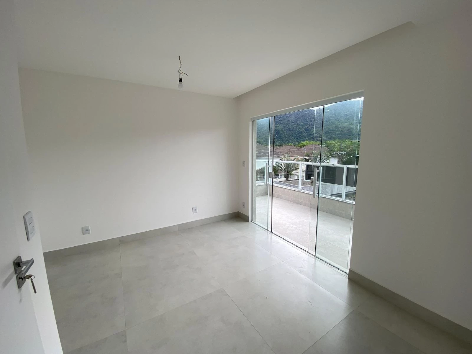 Foto do imóvel: Casa de Condomínio com 4 Quartos à Venda ou Locação, 20 m² em Vargem Pequena - Rio de Janeiro