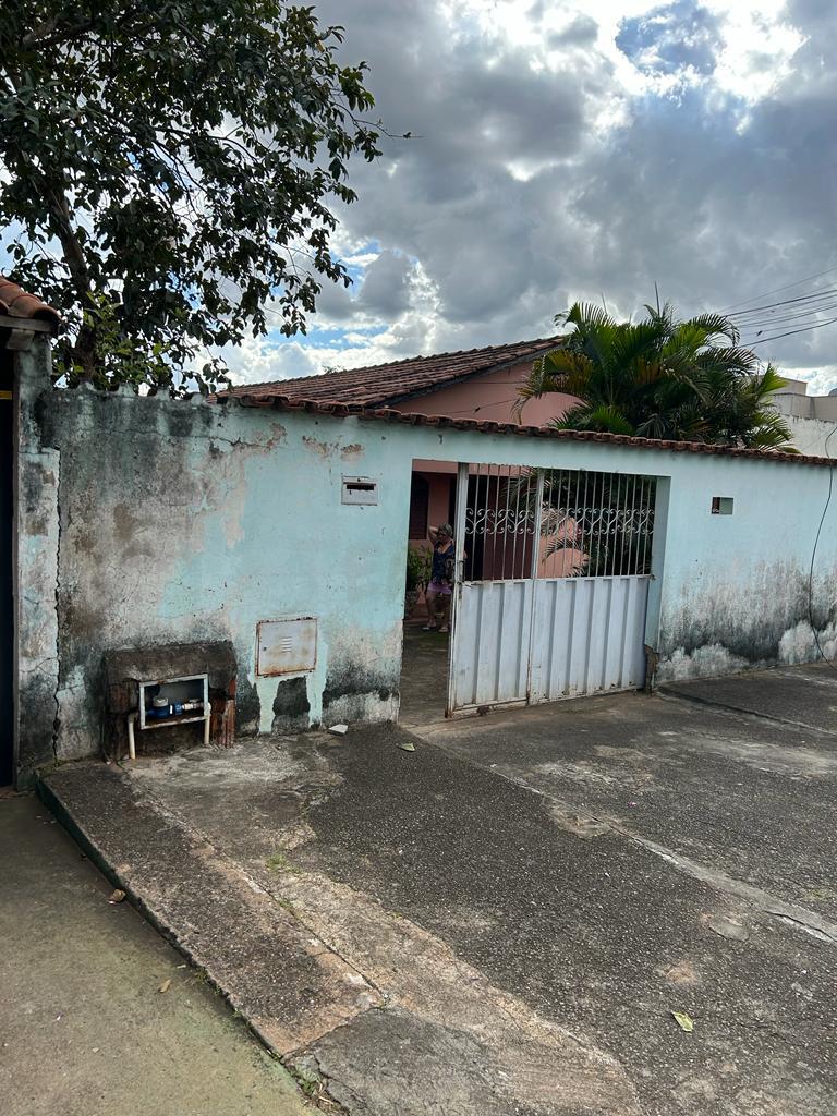 Imagem Casa com 3 Quartos à Venda, 211 m²em Jardim América - Goiânia
