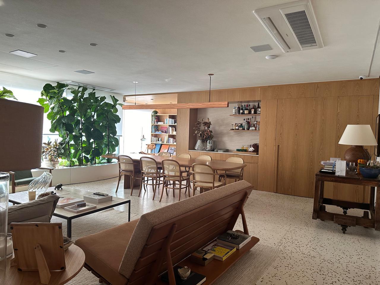 Imagem Apartamento com 3 Quartos à Venda, 176 m²em Cerqueira César - São Paulo