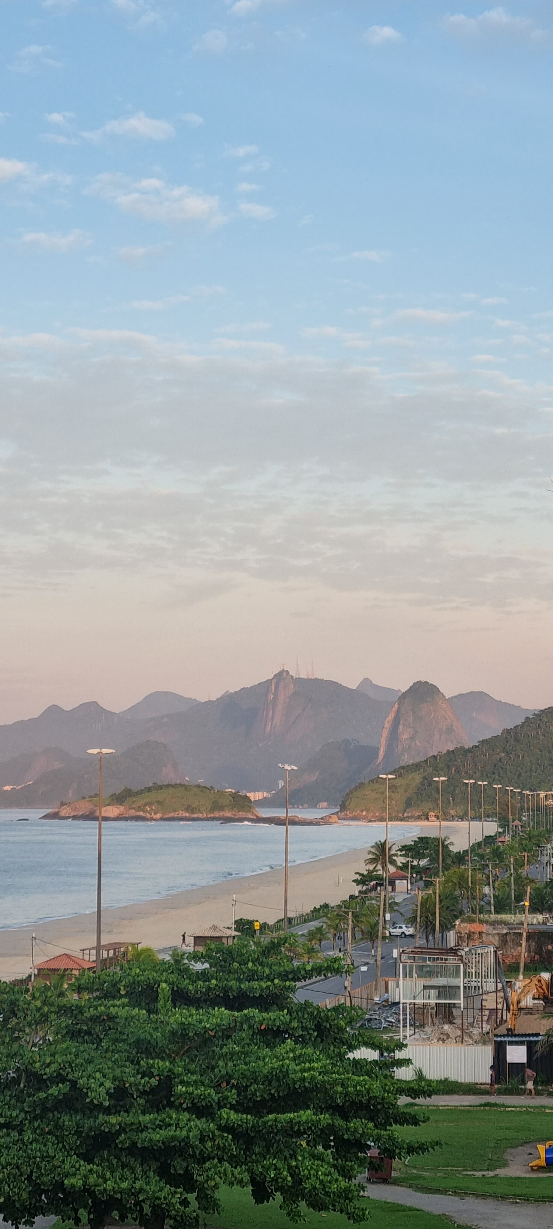 Imagem Cobertura com 4 Quartos à Venda, 299 m²em Piratininga - Niterói