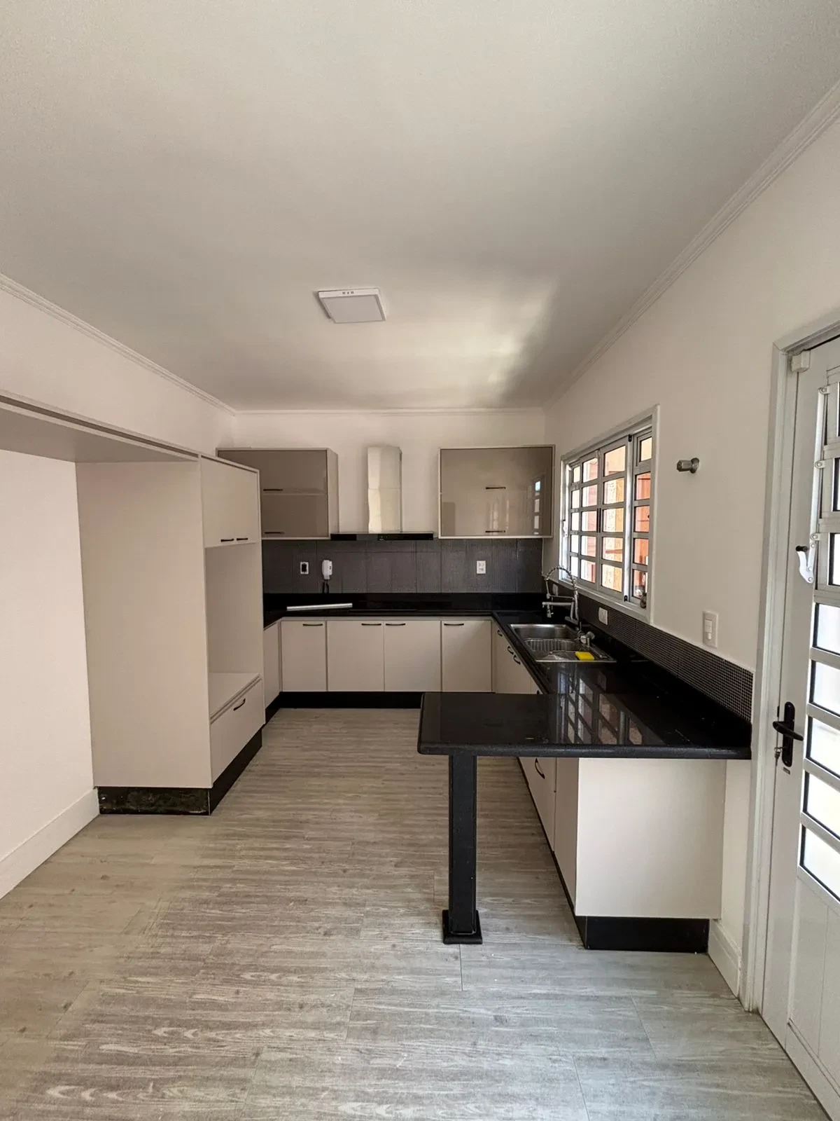 Imagem Casa com 3 Quartos à Venda, 220 metros em Jardim Universo - Mogi das Cruzes