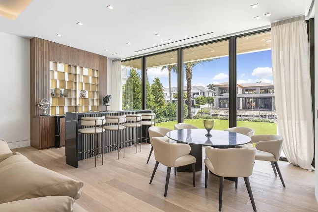 Foto do imóvel: Casa de Condomínio com 6 Quartos à Venda, 890 m² em Alphaville Residencial Um - Barueri