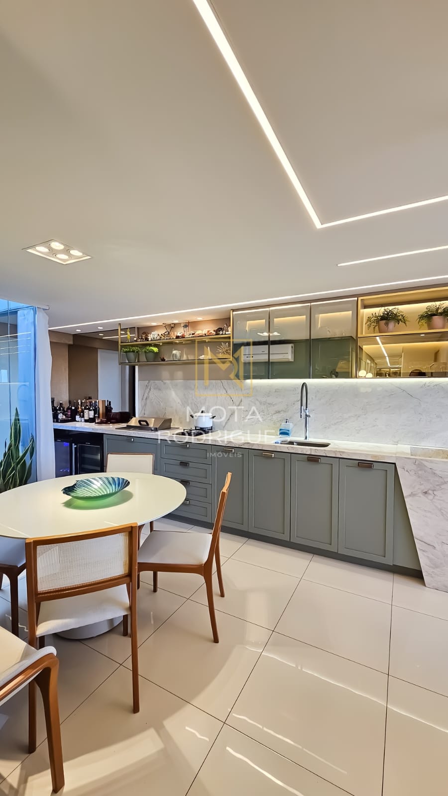 Foto do imóvel: Apartamento com 3 Quartos à Venda, 220 m² em Dionisio Torres - Fortaleza