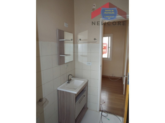 Imagem Apartamento com 2 Quartos à Venda,  em Três Vendas - Pelotas
