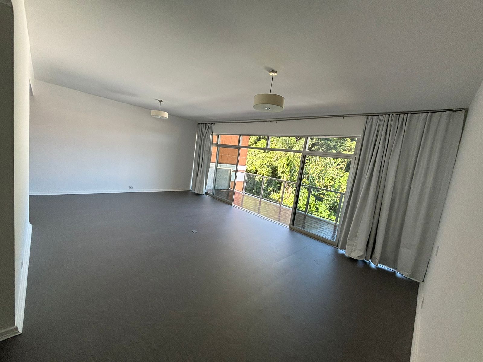 Imagem Apartamento com 3 Quartos à Venda, 208 m² em Centro - Petrópolis