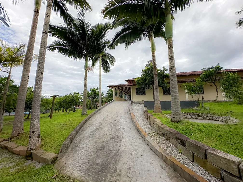Foto do imóvel: Chácara com 3 Quartos à Venda, 15595 m² em Área Rural de Camboriú - Camboriú