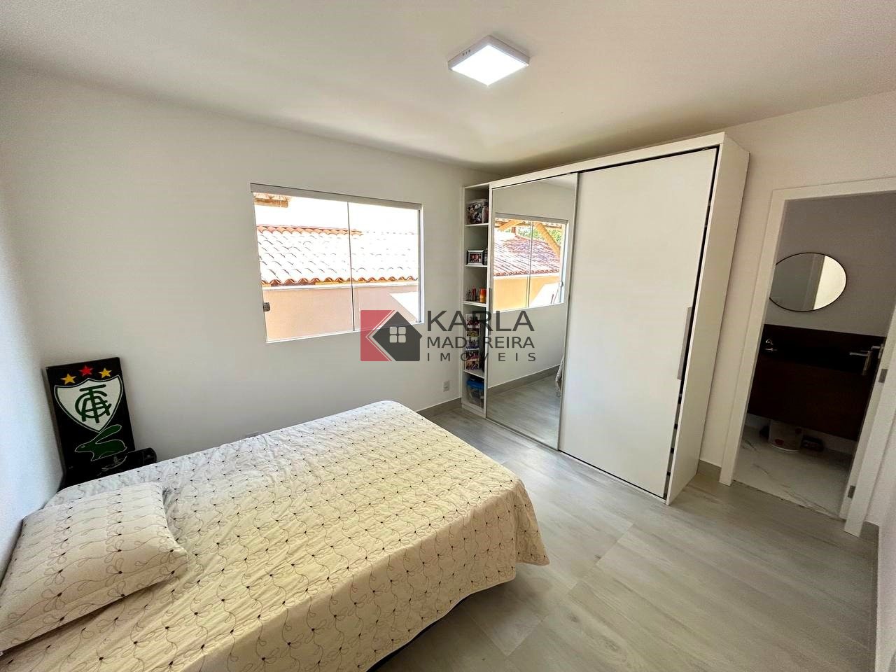 Imagem Casa de Condomínio com 4 Quartos à Venda, 183 m²em Estância das Petúnias - Lagoa Santa