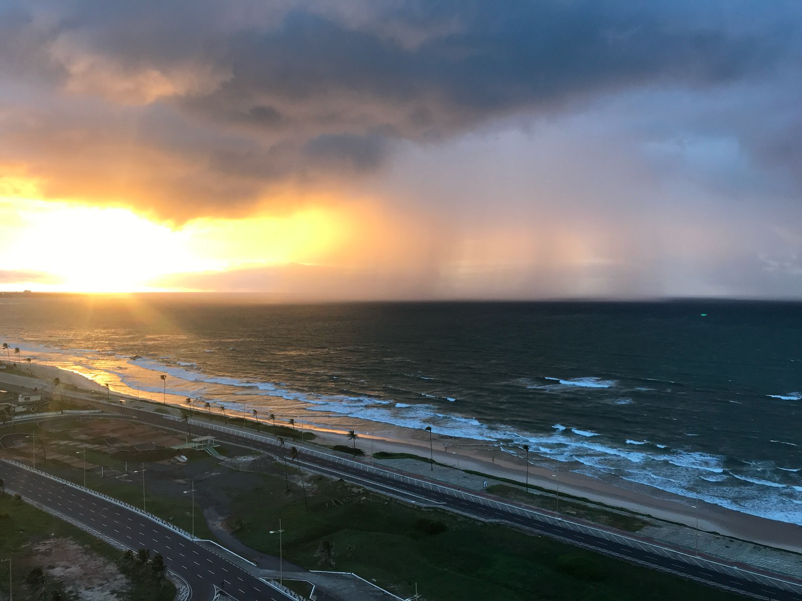 Foto do imóvel: Apartamento com 4 Quartos à Venda, 200 m² em Pituaçu - Salvador