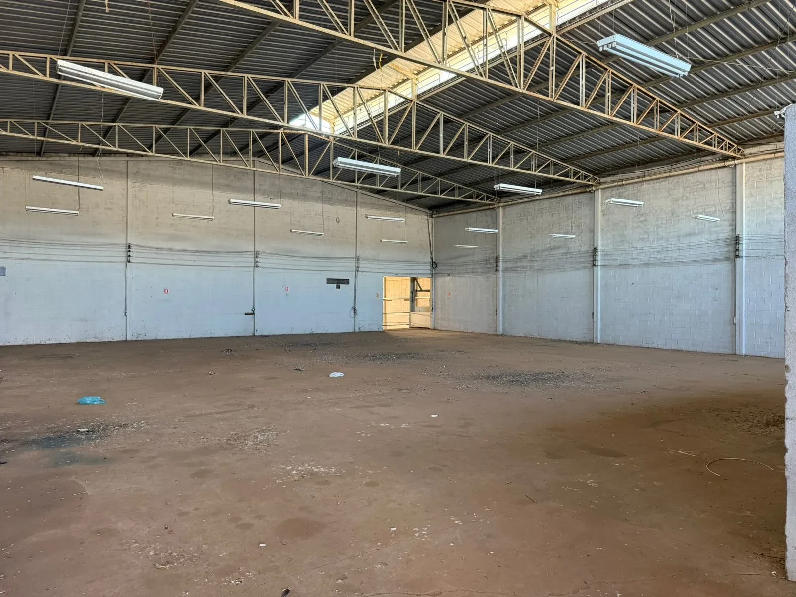 Imagem Galpão à Venda ou Locação, 1500 m² em Jardim Santa Cecília - Goiânia