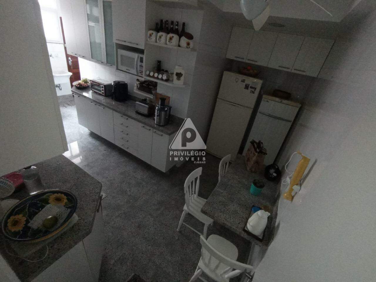 Imagem Apartamento com 3 Quartos à Venda, 195 m²em Copacabana - Rio de Janeiro