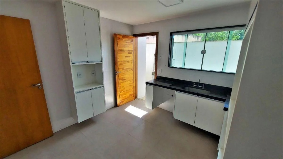 Imagem Casa com 4 Quartos à Venda, 180 m²em Largo da Batalha - Niterói