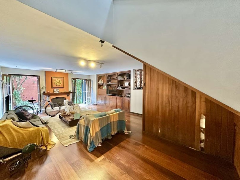 Foto do imóvel: Casa com 4 Quartos à Venda, 228 m² em Jardim Jussara - São Paulo