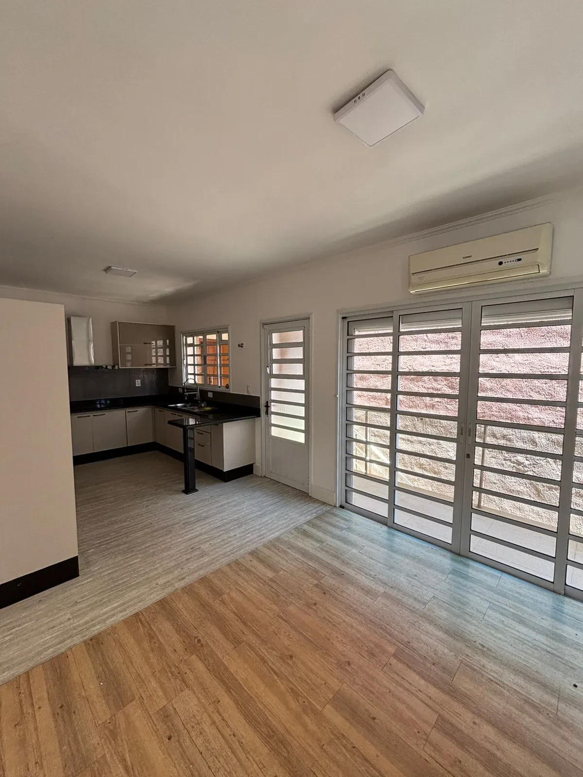 Imagem Casa com 3 Quartos à Venda, 220 metros em Jardim Universo - Mogi das Cruzes