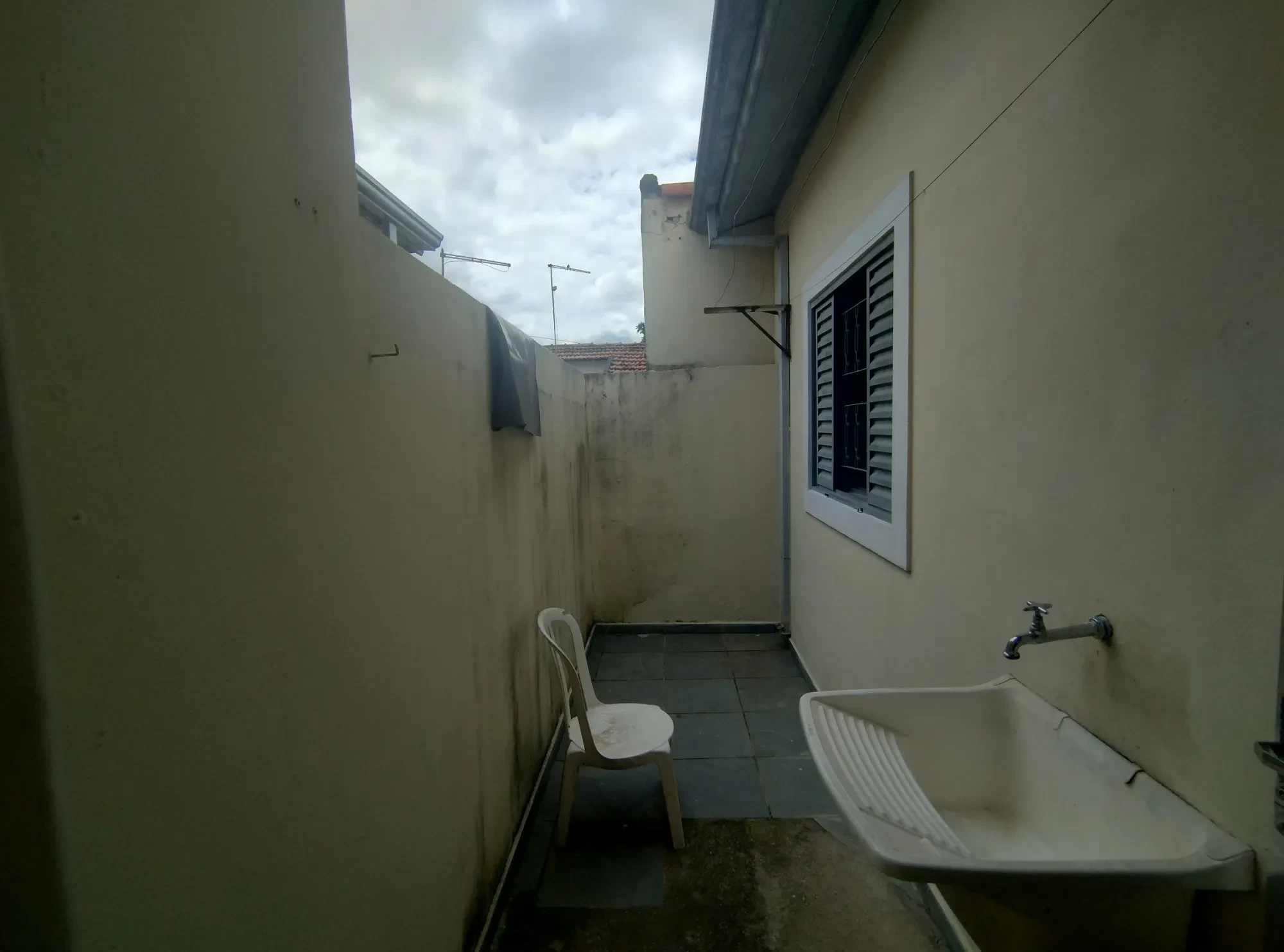 Imagem Casa com 2 Quartos para Alugar, 72 m² em São João - Jacareí