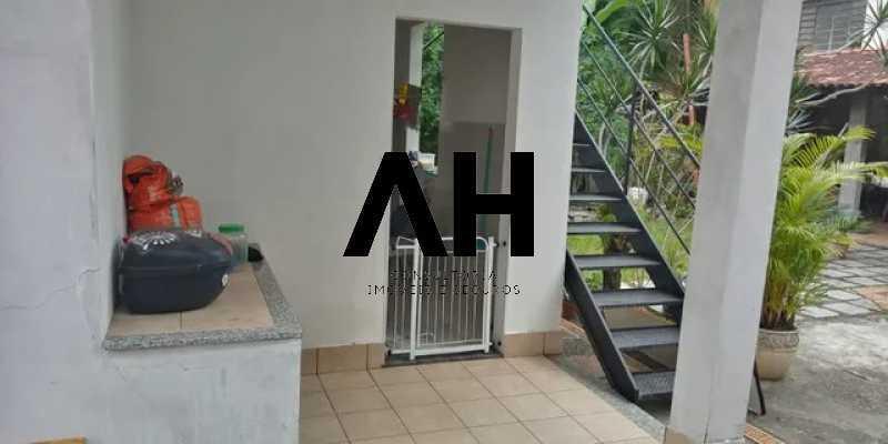 Imagem Casa com 5 Quartos para Alugar, 400 m²em Itaipu - Niterói