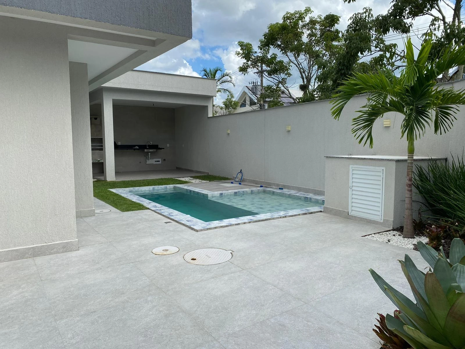 Foto do imóvel: Casa de Condomínio com 4 Quartos à Venda ou Locação, 20 m² em Vargem Pequena - Rio de Janeiro