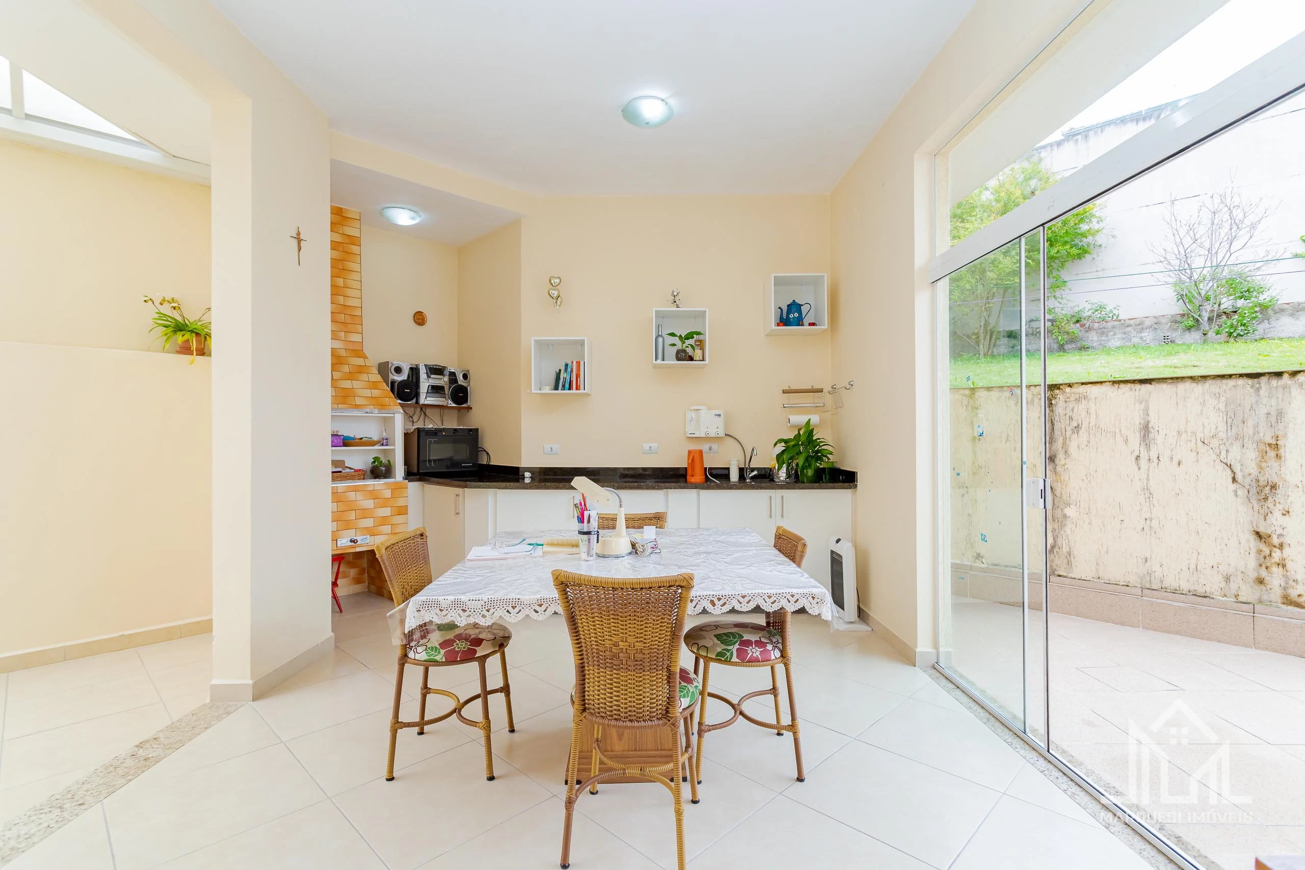 Imagem Casa com 3 Quartos à Venda, 241 m² em Guabirotuba - Curitiba