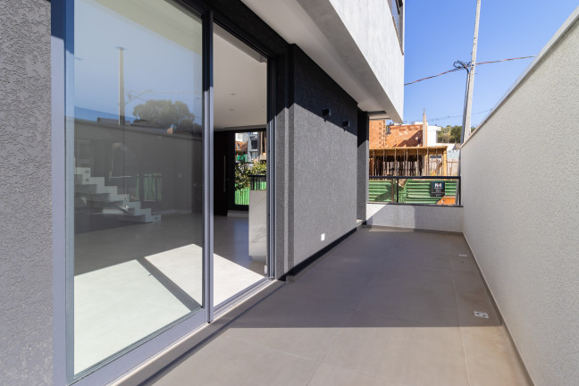 Imagem Sobrado com 3 Quartos à Venda, 300 m² em Santa Cândida - Curitiba