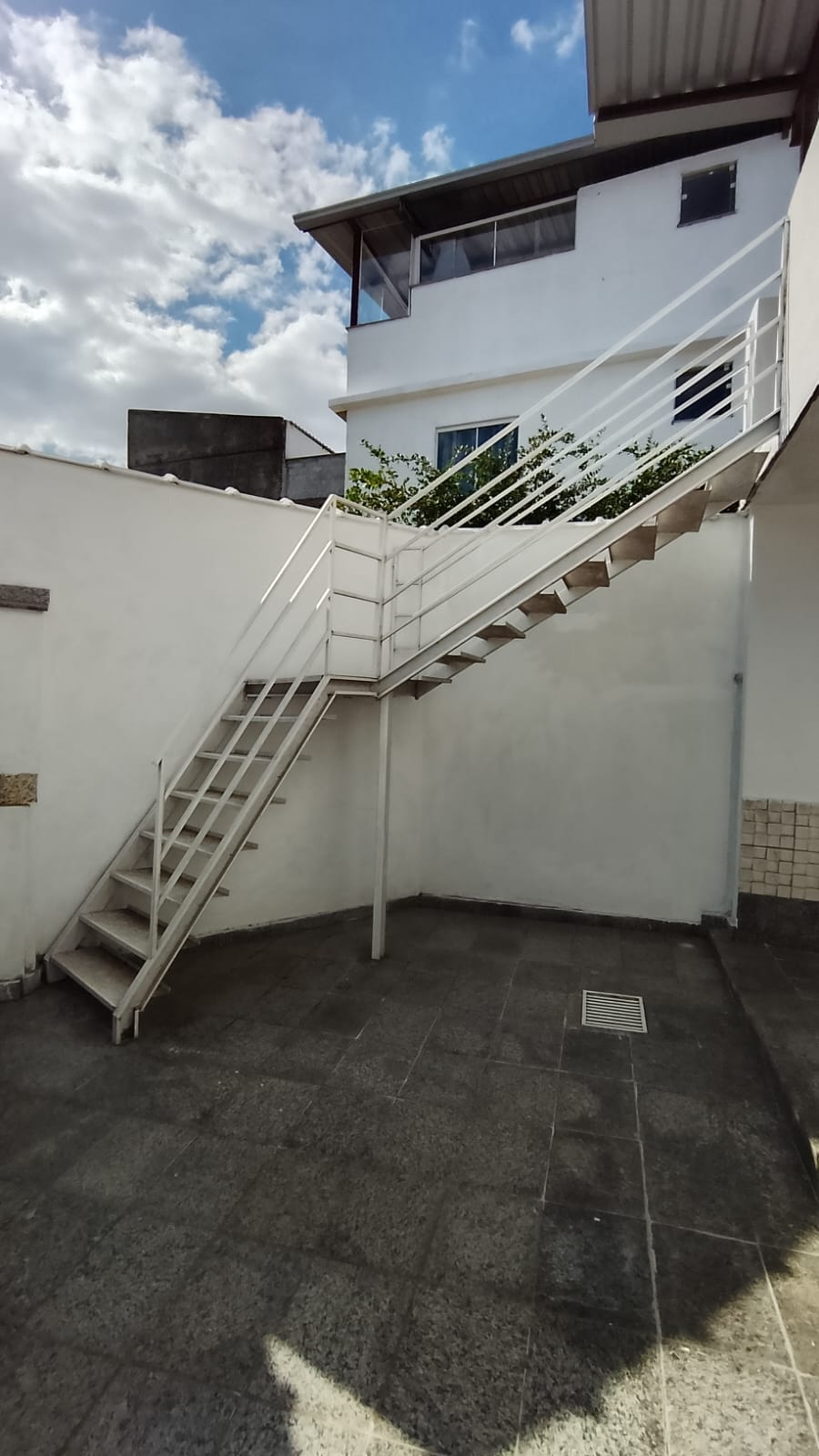 Imagem Casa com 2 Quartos à Venda, 165 m² em Santa Cecília - Juiz de Fora