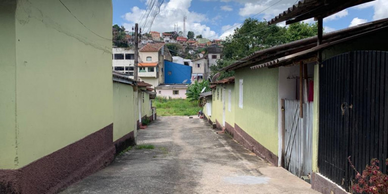 Casa de Vila com 14 Quartos à Venda, 1.400 m² em Centro - Santa Isabel
