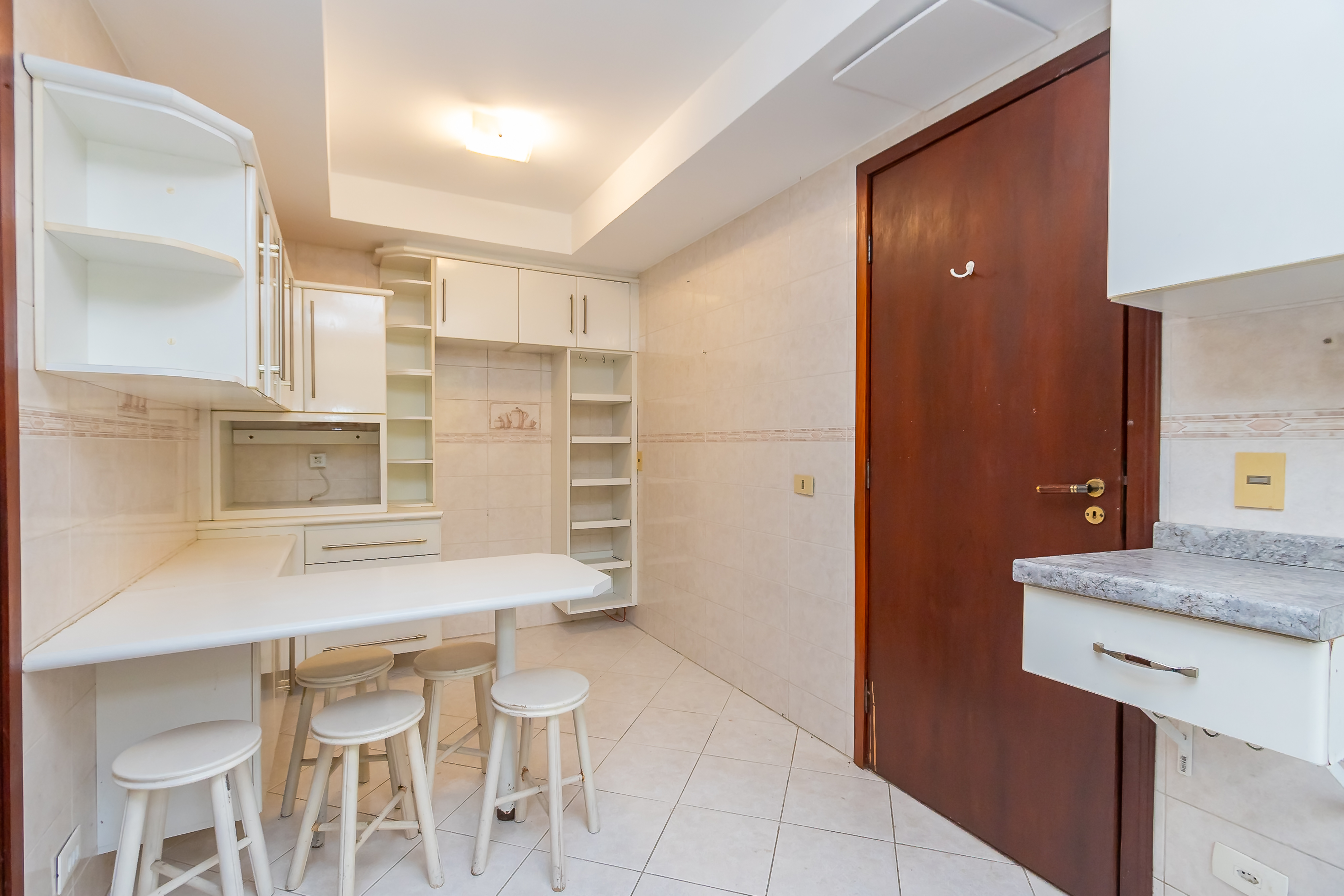 Foto do imóvel: Sobrado com 3 Quartos à Venda, 278 m² em Vista Alegre - Curitiba