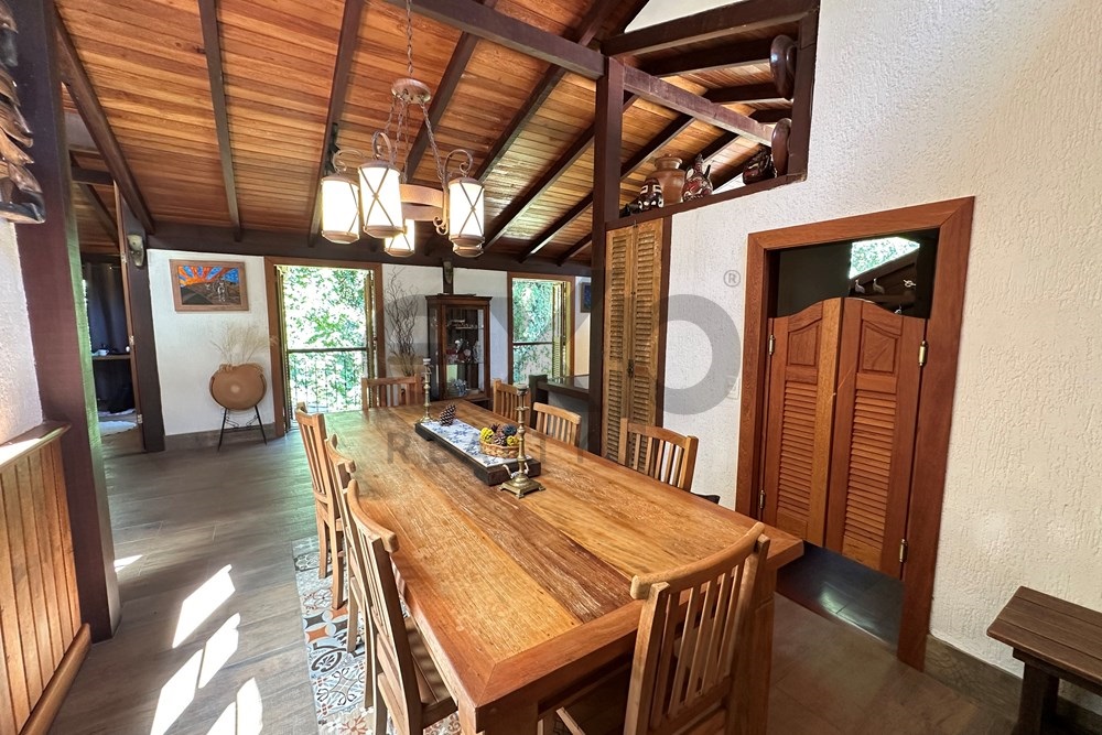 Imagem Casa de Condomínio com 5 Quartos à Venda, 502 m² em Corrêas - Petrópolis
