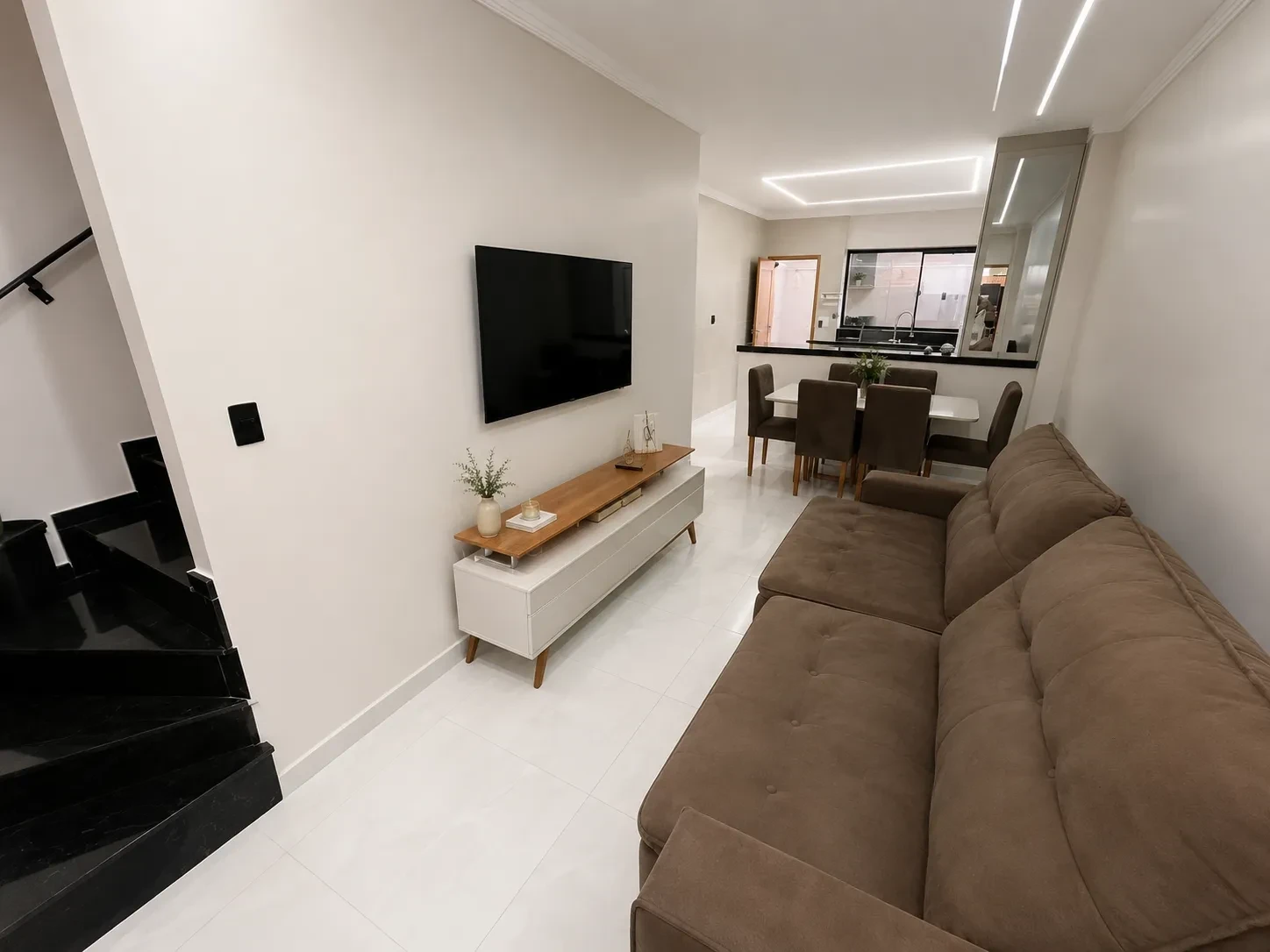 Sobrado com 2 Quartos à Venda, 120 metros em Vila Ponte Nova - Cubatão
